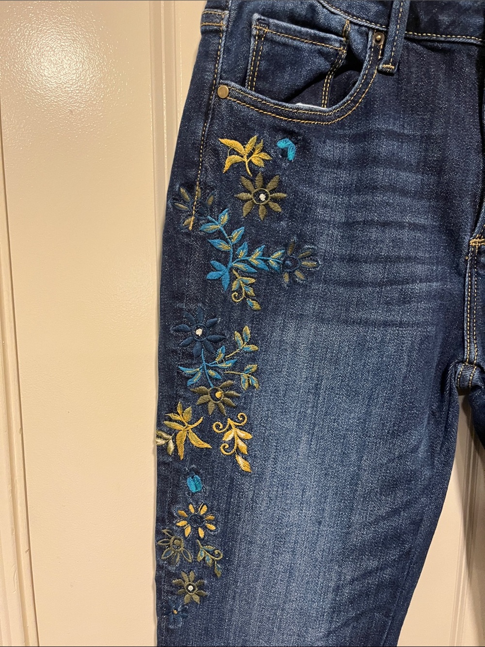 Driftwood Audrey embroidered jeans - Picture 2 of 4